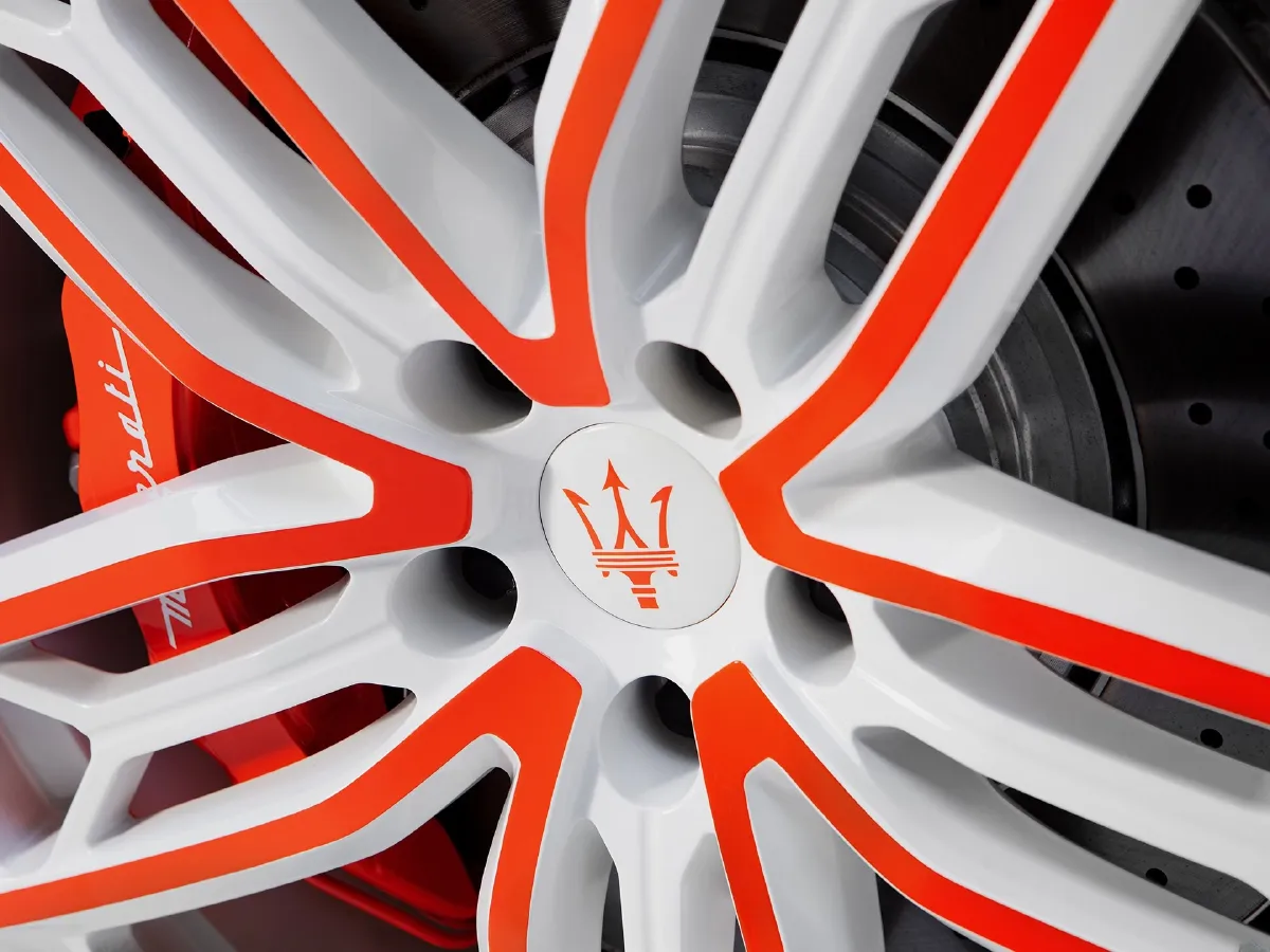 Maserati Quattroporte,autocango,china used car exporter,china ev exporter,chinese used car exporter,chinese used ev exporter