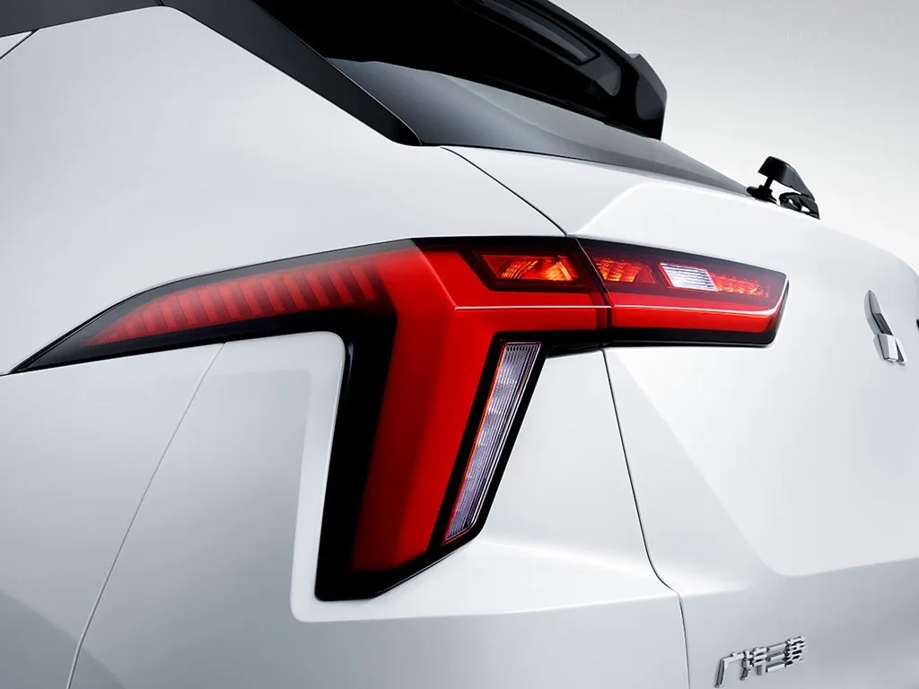 Mitsubishi Airtrek,autocango,china used car exporter,china ev exporter,chinese used car exporter,chinese used ev exporter