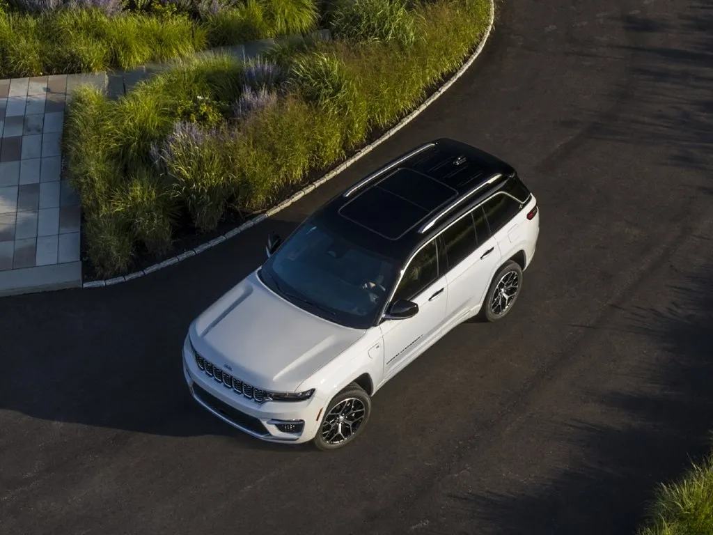 Jeep Grand Cherokee 4XE,autocango,china used car exporter,china ev exporter,chinese used car exporter,chinese used ev exporter