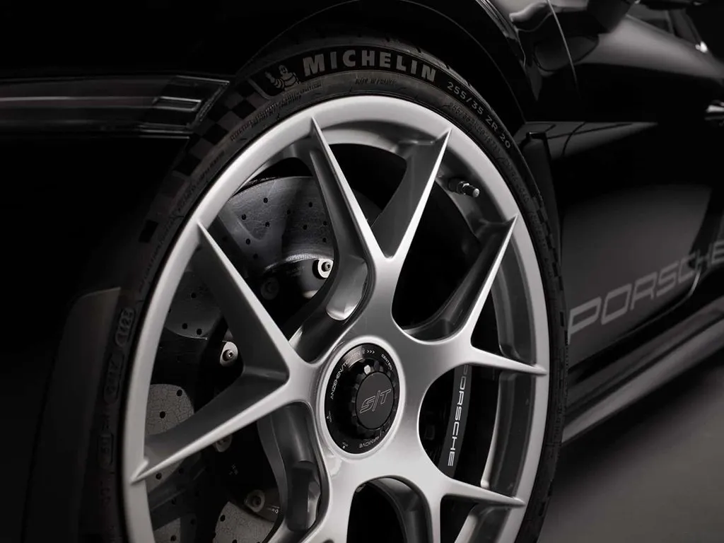 Porsche 911,autocango,china used car exporter,china ev exporter,chinese used car exporter,chinese used ev exporter