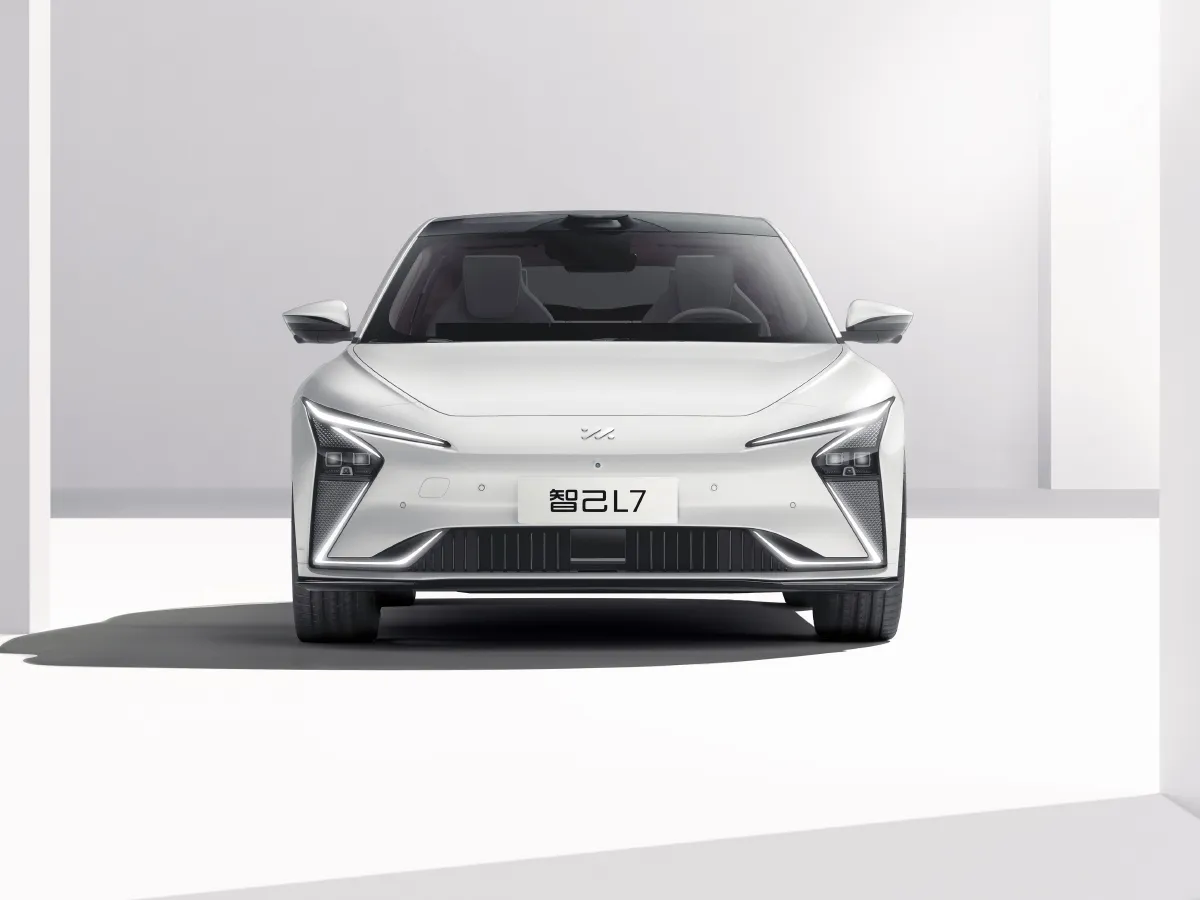 IM L7,autocango,china used car exporter,china ev exporter,chinese used car exporter,chinese used ev exporter