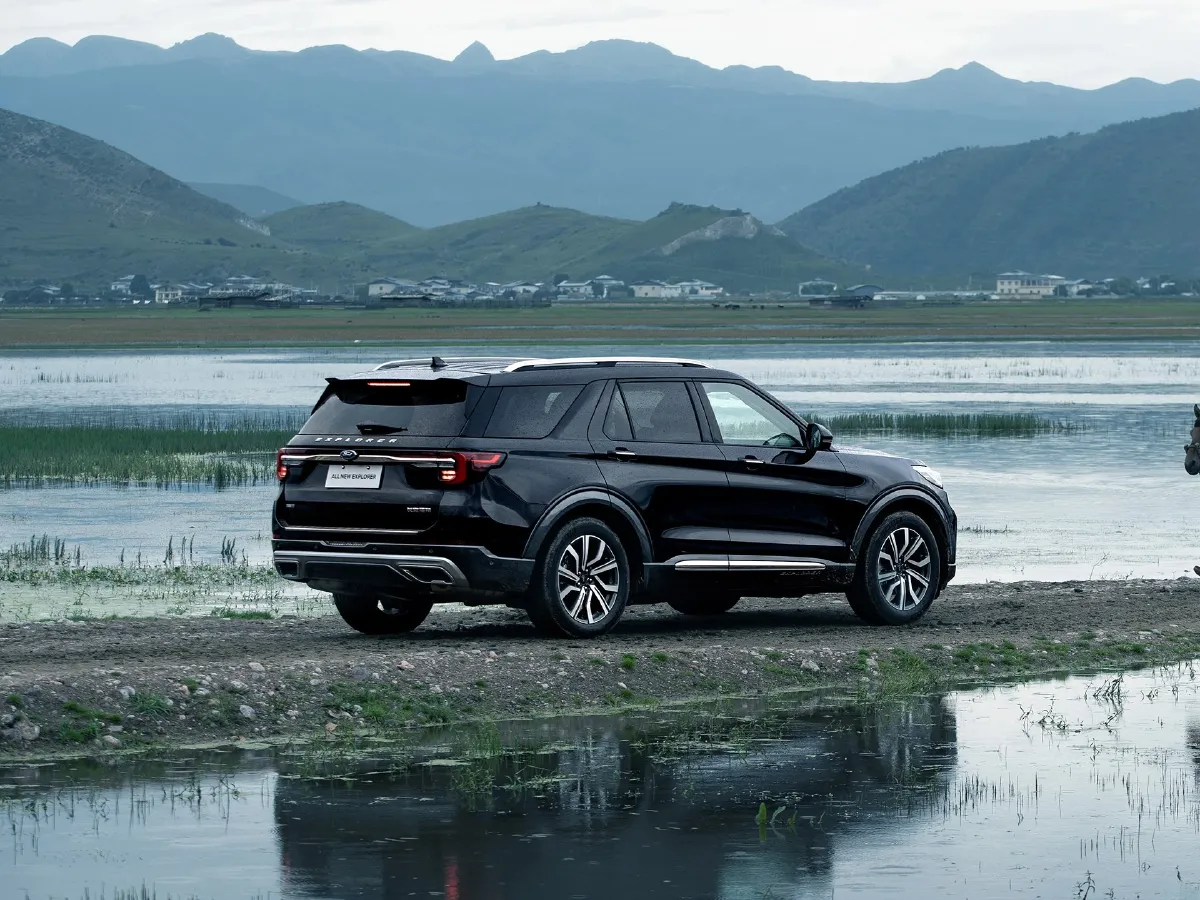 Ford Explorer,autocango,china used car exporter,china ev exporter,chinese used car exporter,chinese used ev exporter