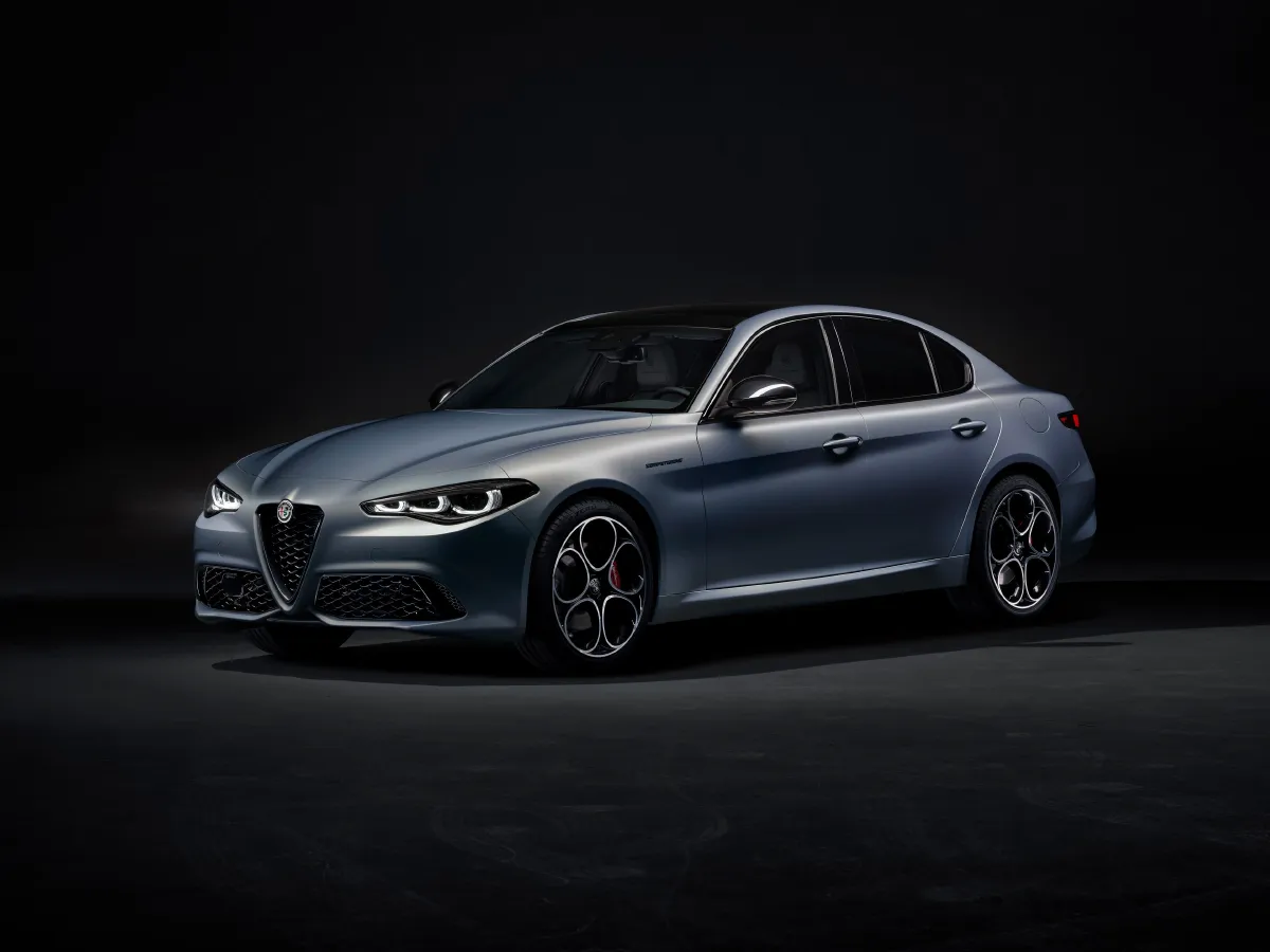 Alfa Romeo Giulia,autocango,china used car exporter,china ev exporter,chinese used car exporter,chinese used ev exporter