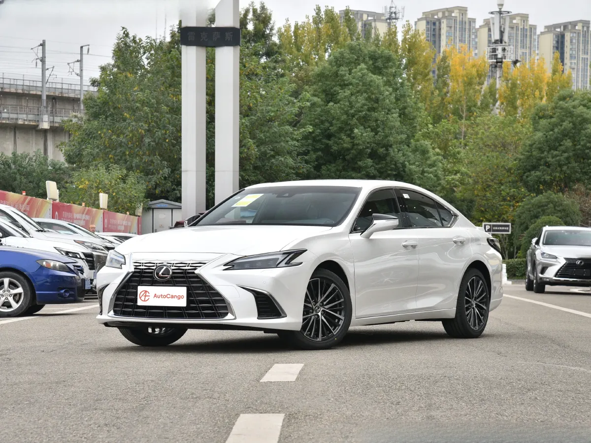 Lexus ES,autocango,china used car exporter,china ev exporter,chinese used car exporter,chinese used ev exporter