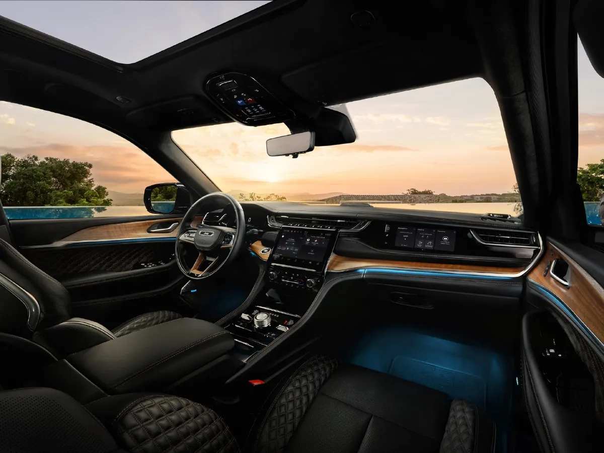 Jeep Grand Cherokee 4XE,autocango,china used car exporter,china ev exporter,chinese used car exporter,chinese used ev exporter