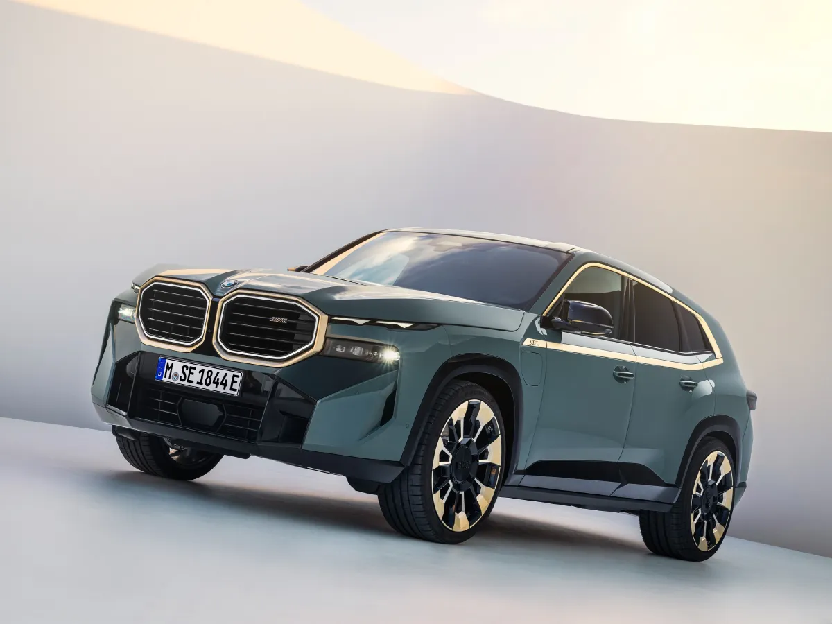 2023 BMW XM 4.4T 585HP V8 8AT PHEV 25.7KWH,autocango,china used car exporter,china ev exporter,chinese used car exporter,chinese used ev exporter