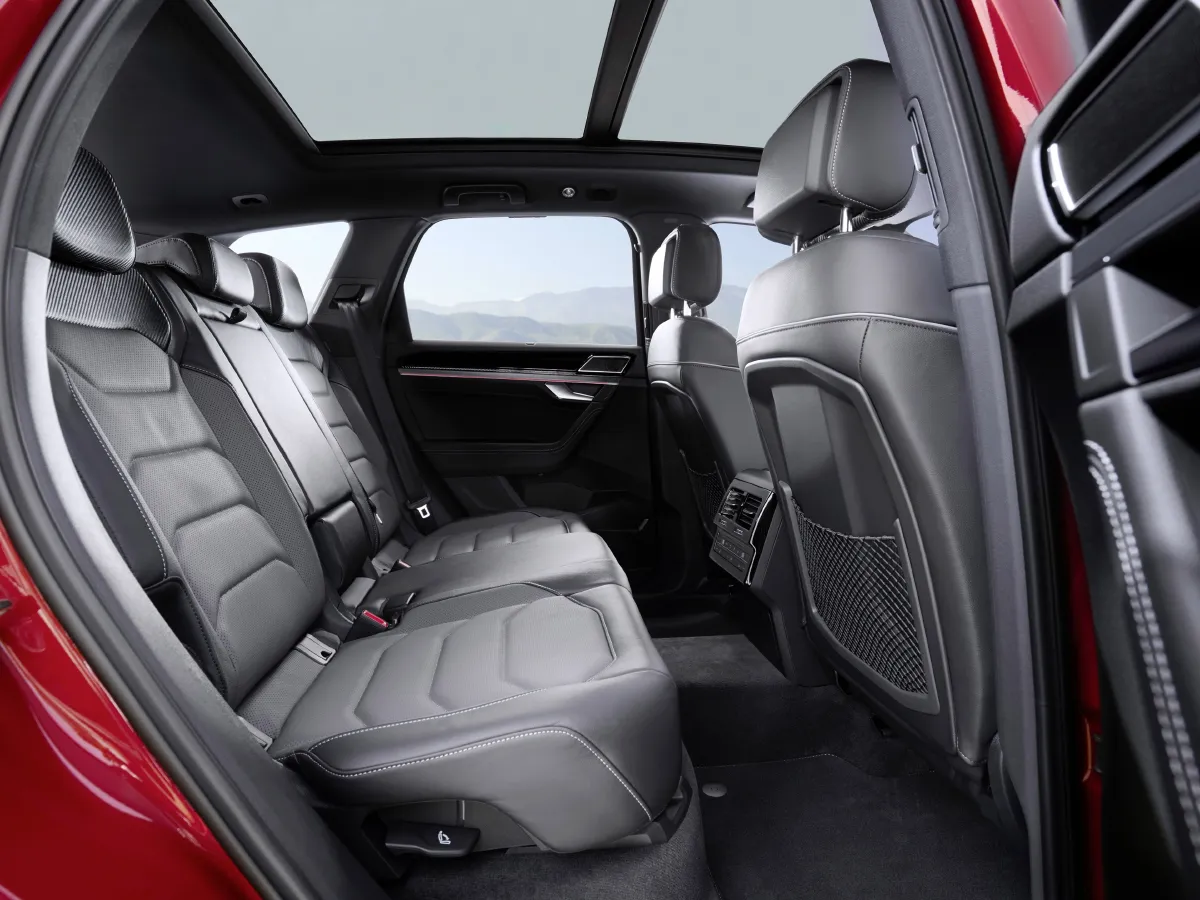 Volkswagen Touareg,autocango,china used car exporter,china ev exporter,chinese used car exporter,chinese used ev exporter