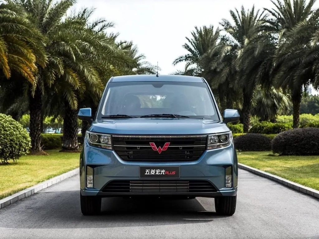 WuLing HongGuang Plus,autocango,china used car exporter,china ev exporter,chinese used car exporter,chinese used ev exporter