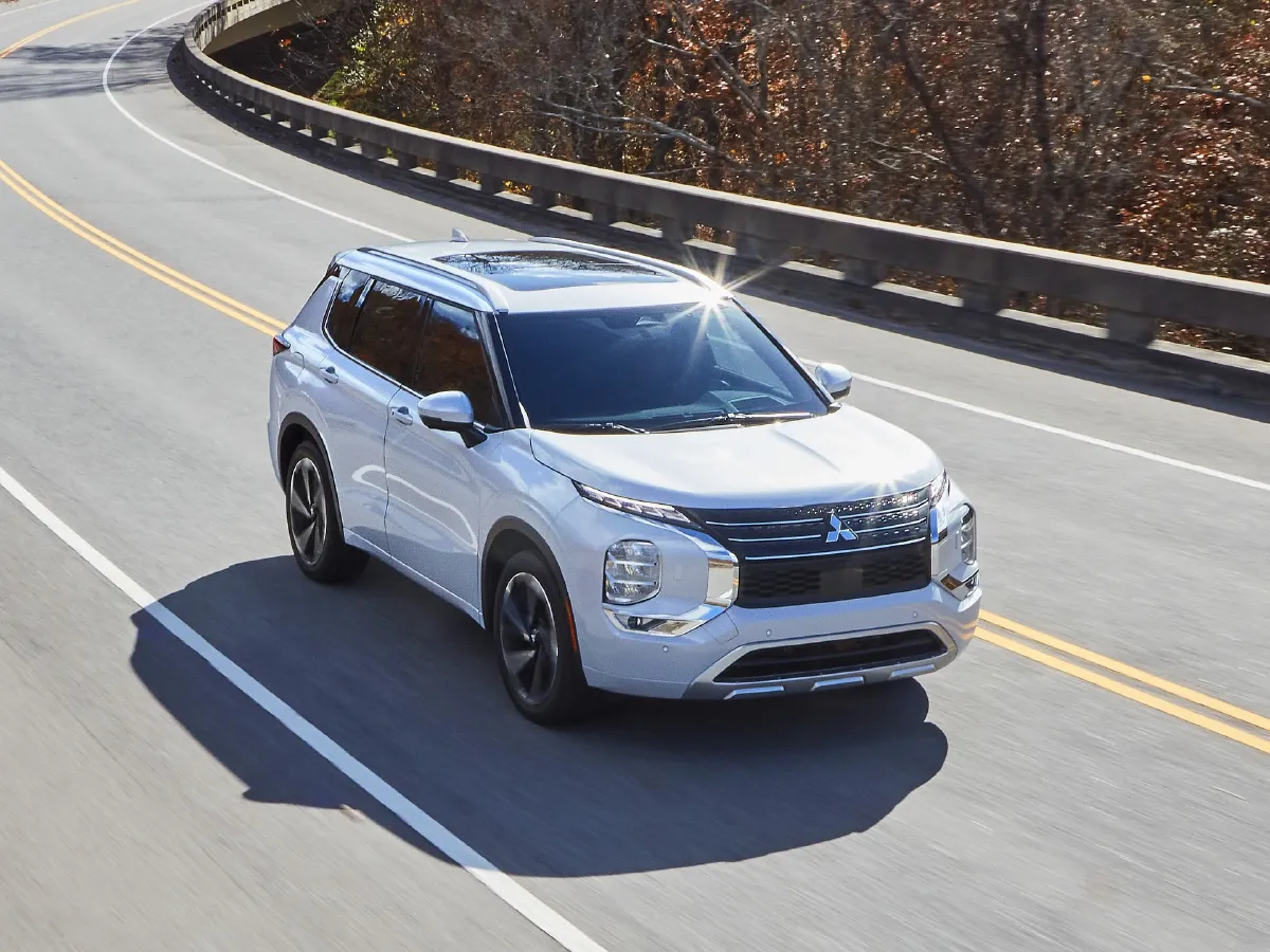 Mitsubishi Outlander,autocango,china used car exporter,china ev exporter,chinese used car exporter,chinese used ev exporter