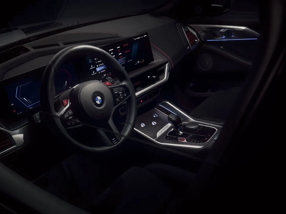 2023 BMW XM 4.4T 585HP V8 8AT PHEV 25.7KWH,autocango,china used car exporter,china ev exporter,chinese used car exporter,chinese used ev exporter