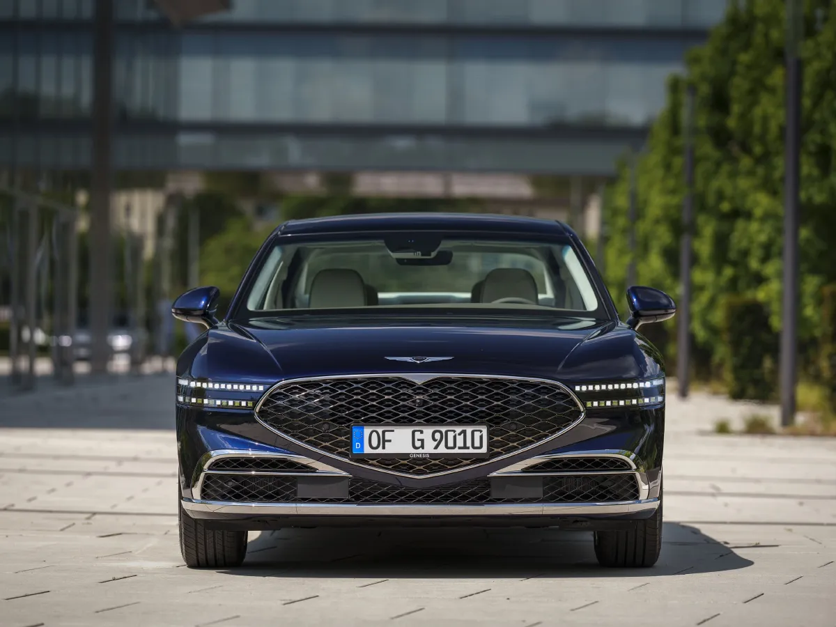 Genesis G90,autocango,china used car exporter,china ev exporter,chinese used car exporter,chinese used ev exporter