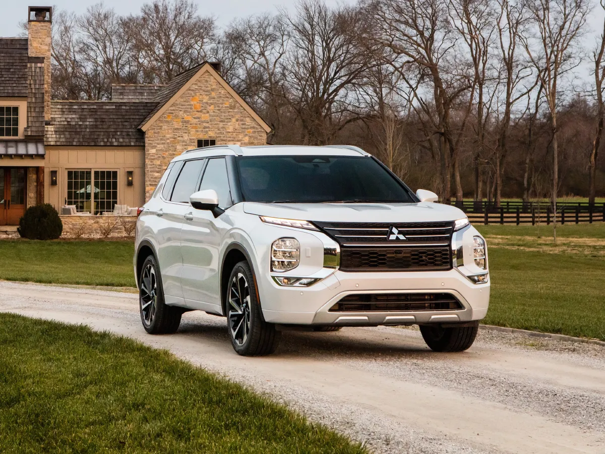 Mitsubishi Outlander,autocango,china used car exporter,china ev exporter,chinese used car exporter,chinese used ev exporter