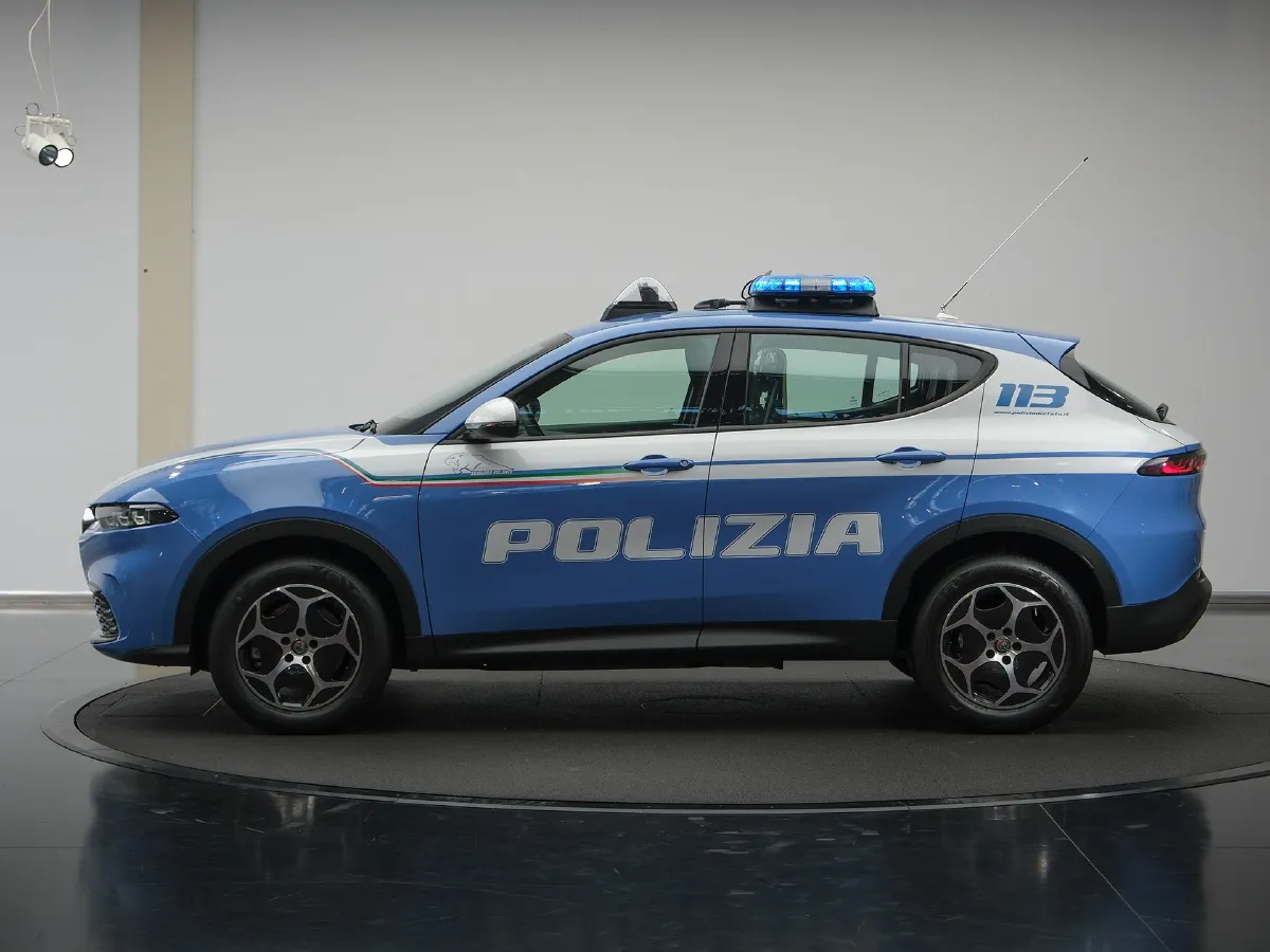 2024 Alfa Romeo Tonale 2.0T 268HP L4 9AT,autocango,china used car exporter,china ev exporter,chinese used car exporter,chinese used ev exporter