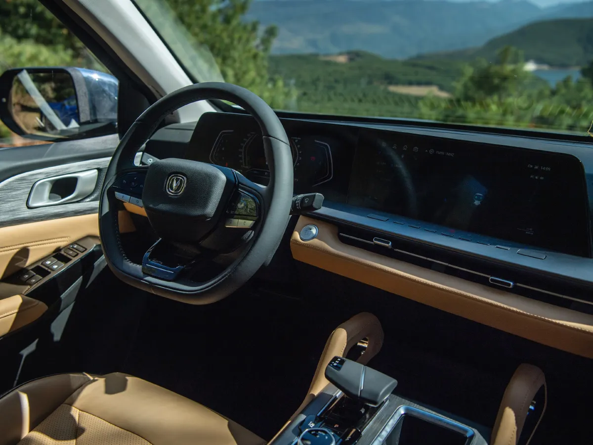 ChangAn LanTuoZhe,autocango,china used car exporter,china ev exporter,chinese used car exporter,chinese used ev exporter