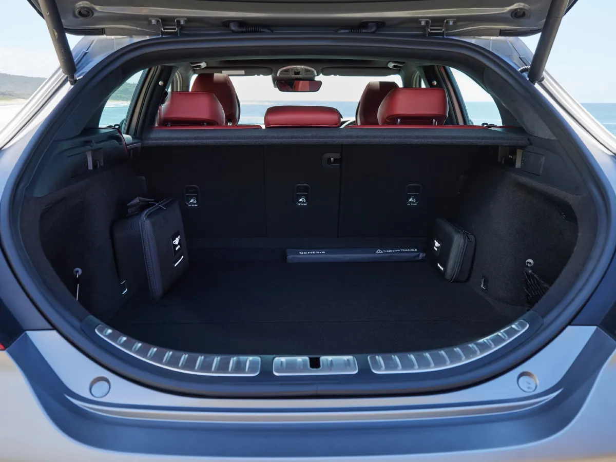 Genesis G70,autocango,china used car exporter,china ev exporter,chinese used car exporter,chinese used ev exporter