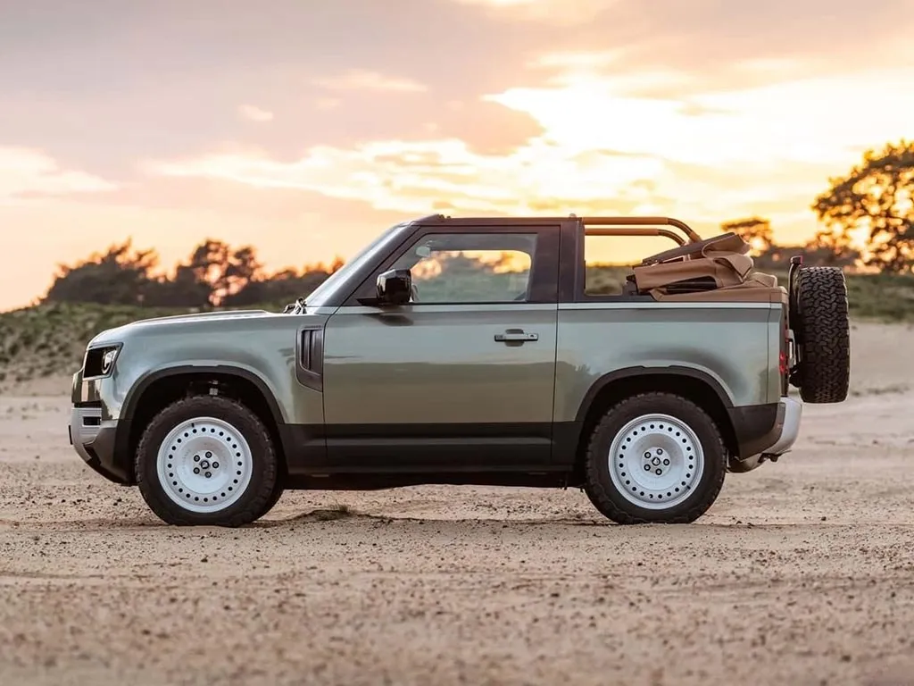 Land Rover Defender,autocango,china used car exporter,china ev exporter,chinese used car exporter,chinese used ev exporter