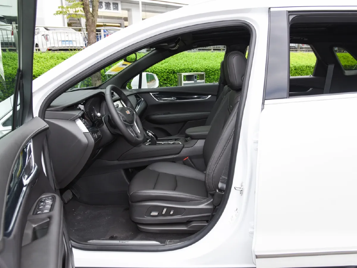 Cadillac XT5,autocango,china used car exporter,china ev exporter,chinese used car exporter,chinese used ev exporter