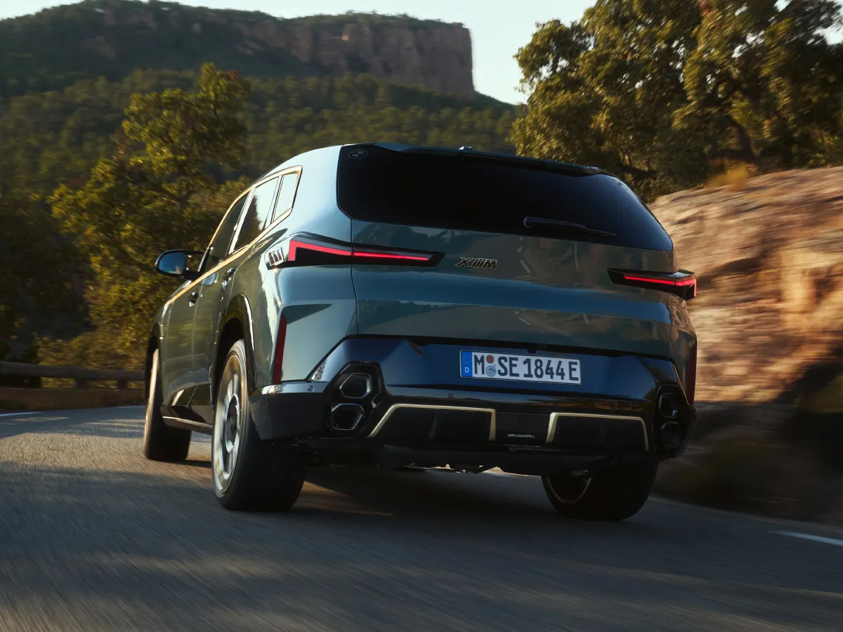 2023 BMW XM 4.4T 585HP V8 8AT PHEV 25.7KWH,autocango,china used car exporter,china ev exporter,chinese used car exporter,chinese used ev exporter