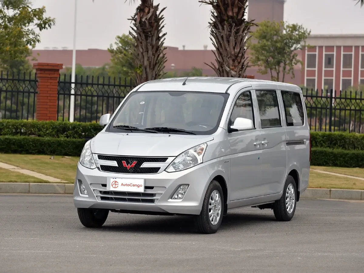 WuLing RongGuang V,autocango,china used car exporter,china ev exporter,chinese used car exporter,chinese used ev exporter