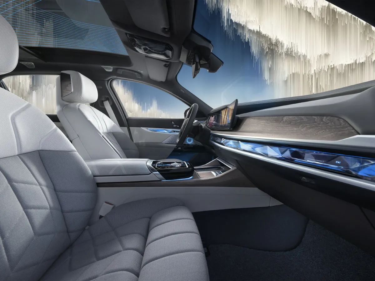 BMW i7,autocango,china used car exporter,china ev exporter,chinese used car exporter,chinese used ev exporter