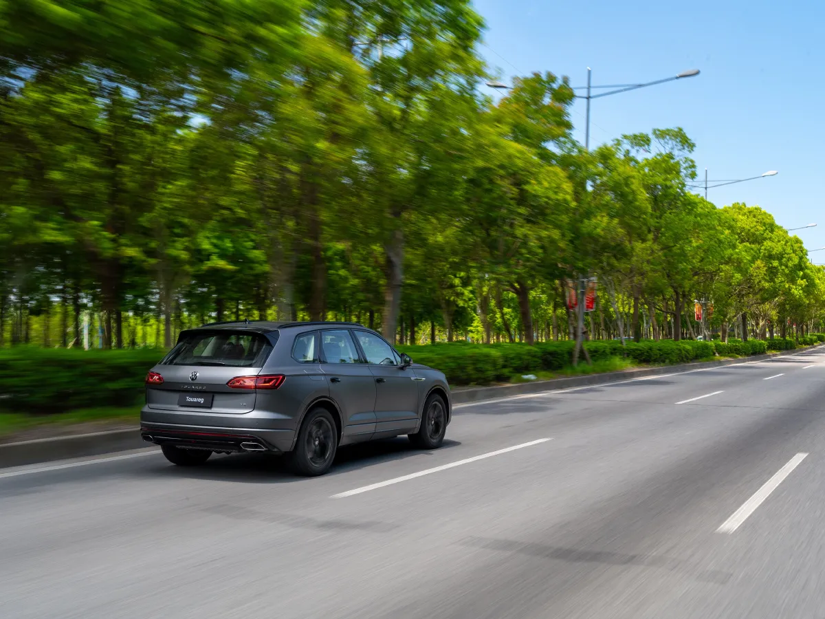 Volkswagen Touareg,autocango,china used car exporter,china ev exporter,chinese used car exporter,chinese used ev exporter