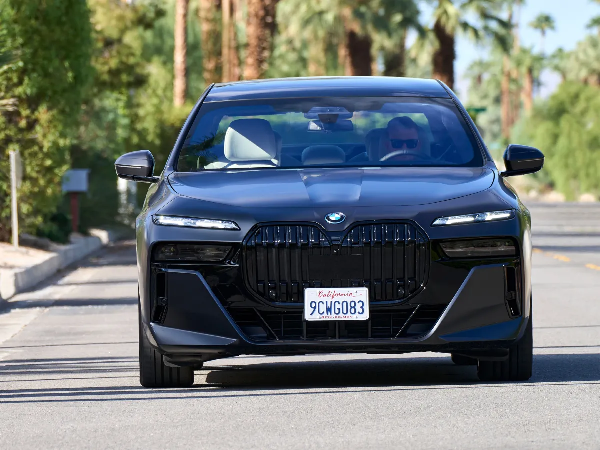 BMW i7,autocango,china used car exporter,china ev exporter,chinese used car exporter,chinese used ev exporter