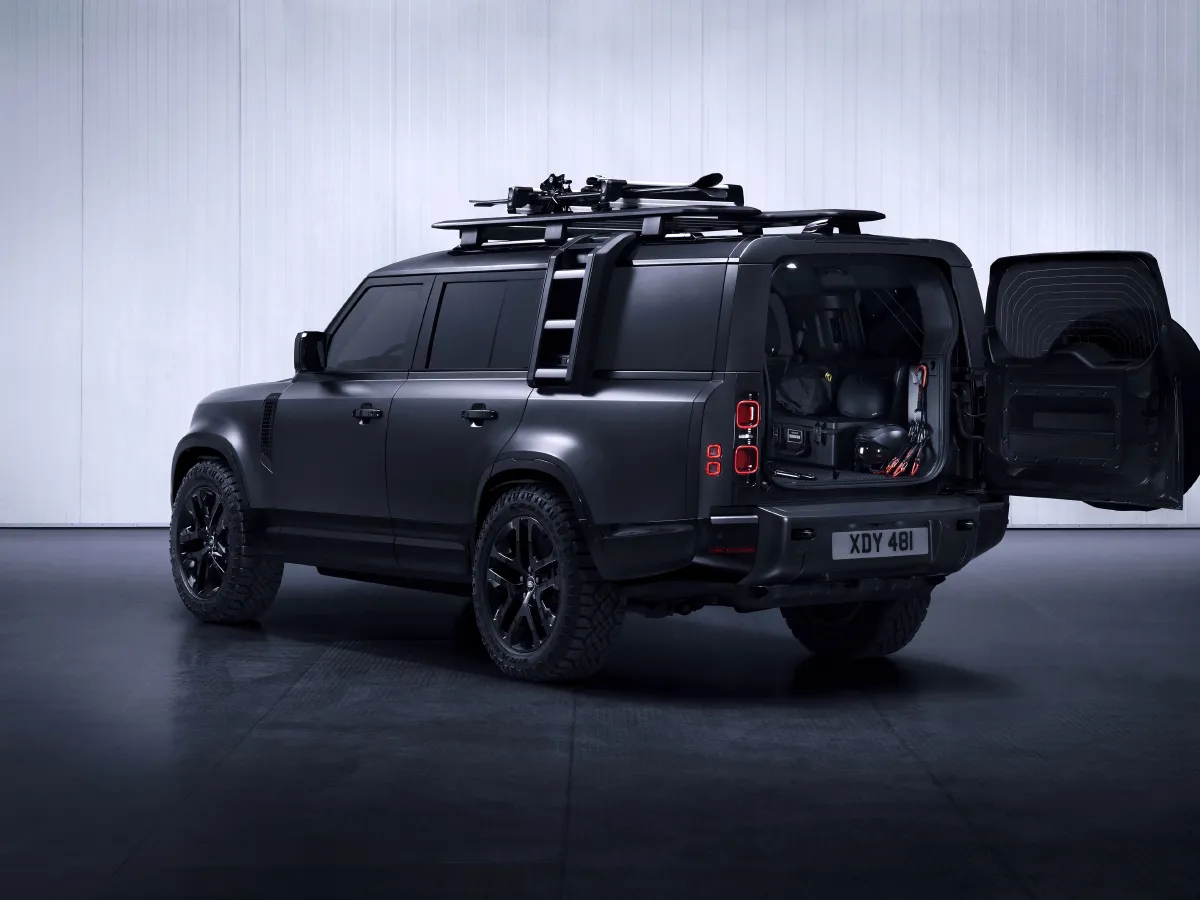 Land Rover Defender,autocango,china used car exporter,china ev exporter,chinese used car exporter,chinese used ev exporter