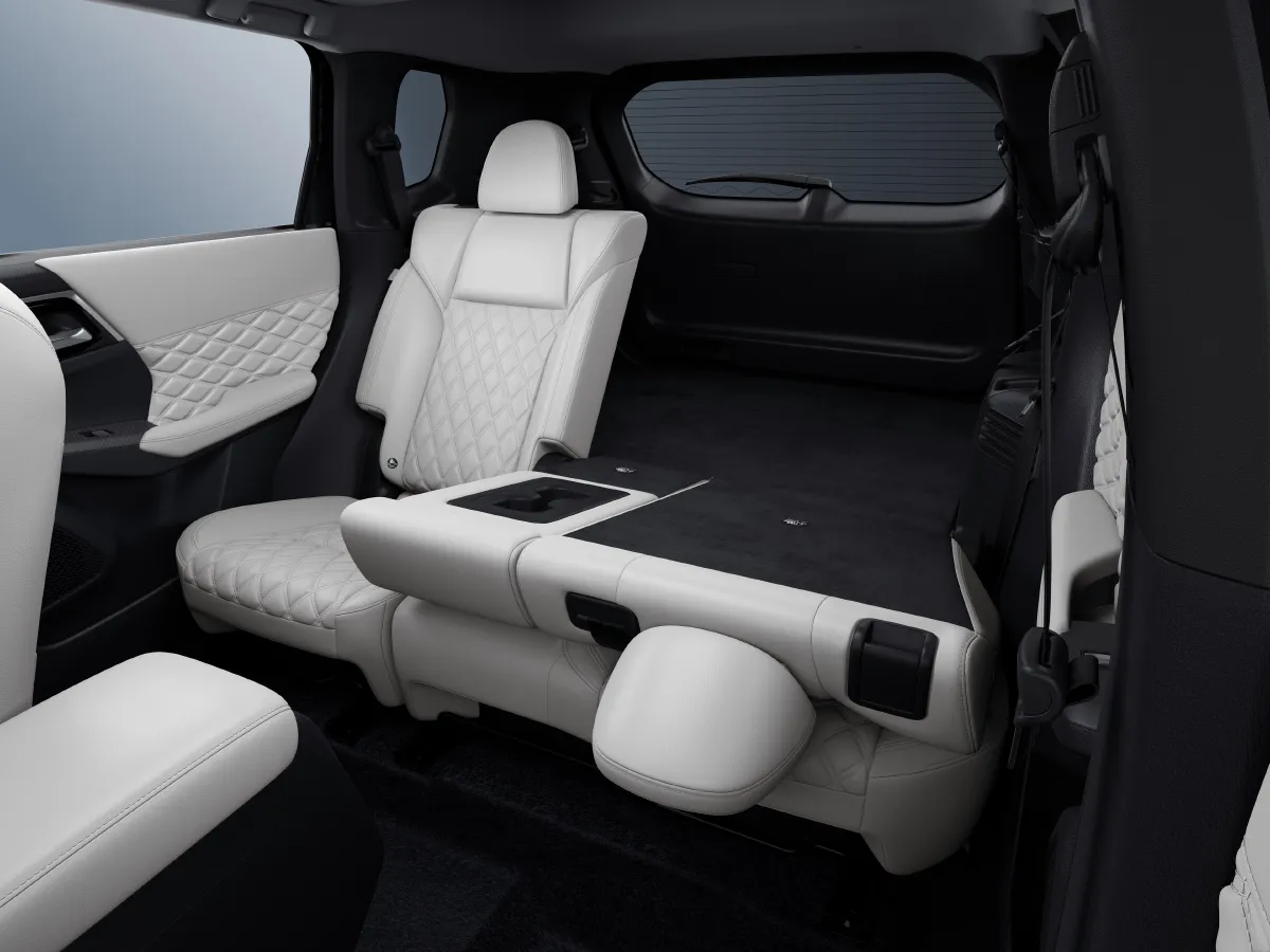 Mitsubishi Outlander,autocango,china used car exporter,china ev exporter,chinese used car exporter,chinese used ev exporter