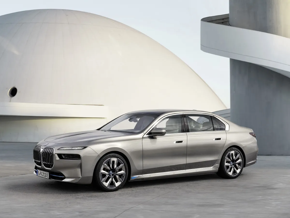 BMW i7,autocango,china used car exporter,china ev exporter,chinese used car exporter,chinese used ev exporter