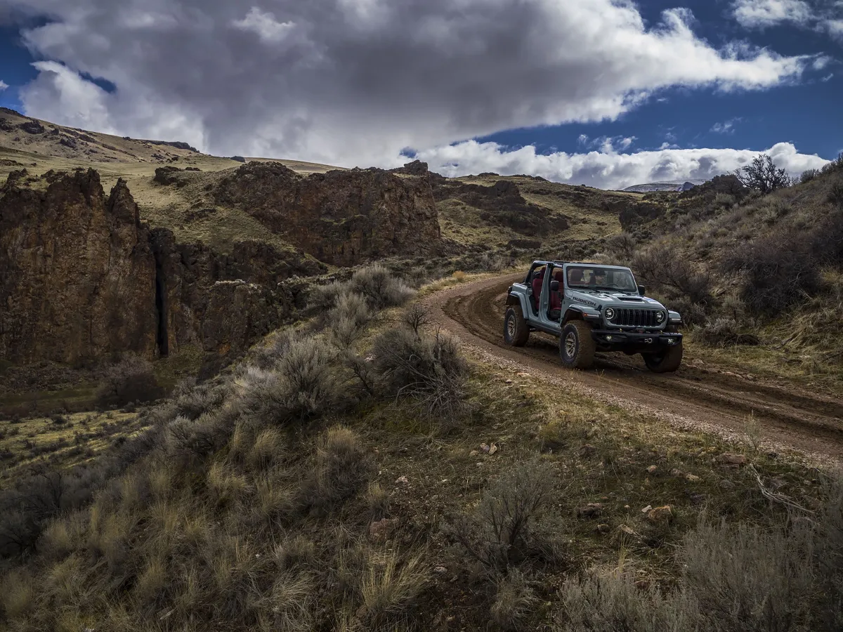 2015 Jeep Wrangler 2.8T 200HP L4 5AT,autocango,china used car exporter,china ev exporter,chinese used car exporter,chinese used ev exporter