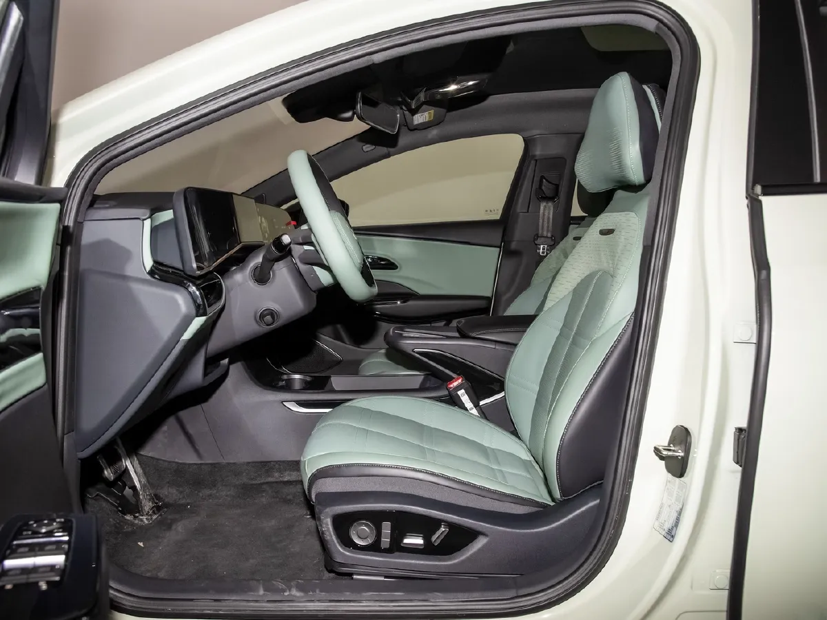 HongQi EH7,autocango,china used car exporter,china ev exporter,chinese used car exporter,chinese used ev exporter