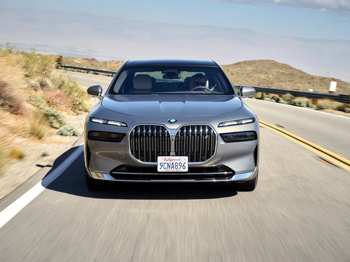 BMW i7,autocango,china used car exporter,china ev exporter,chinese used car exporter,chinese used ev exporter