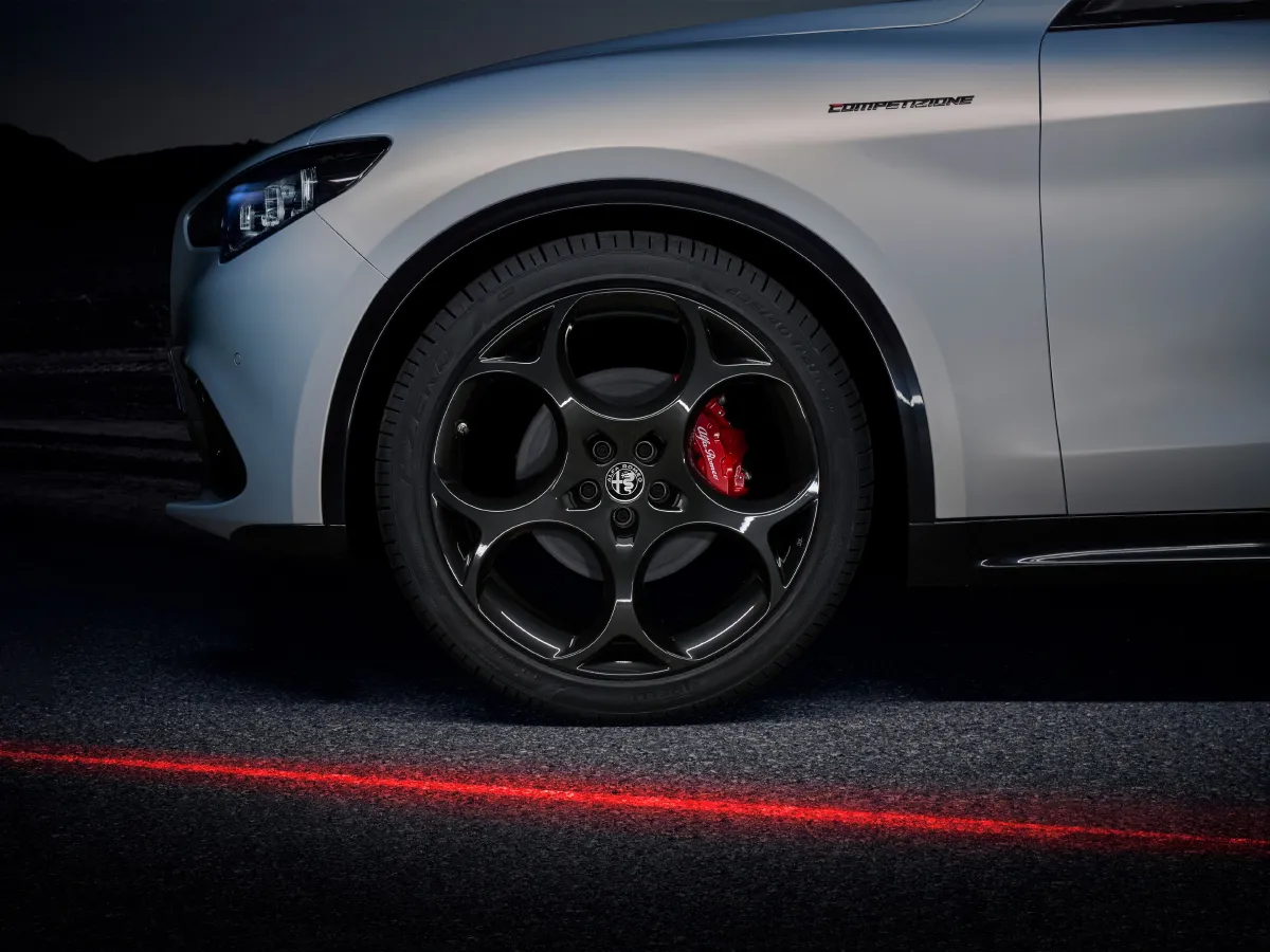 Alfa Romeo Stelvio,autocango,china used car exporter,china ev exporter,chinese used car exporter,chinese used ev exporter