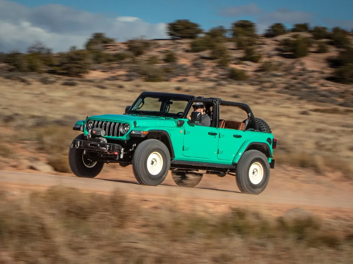 2015 Jeep Wrangler 2.8T 200HP L4 5AT,autocango,china used car exporter,china ev exporter,chinese used car exporter,chinese used ev exporter