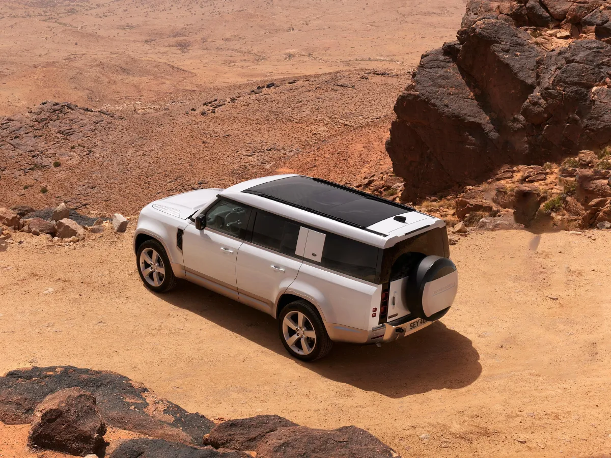 Land Rover Defender,autocango,china used car exporter,china ev exporter,chinese used car exporter,chinese used ev exporter