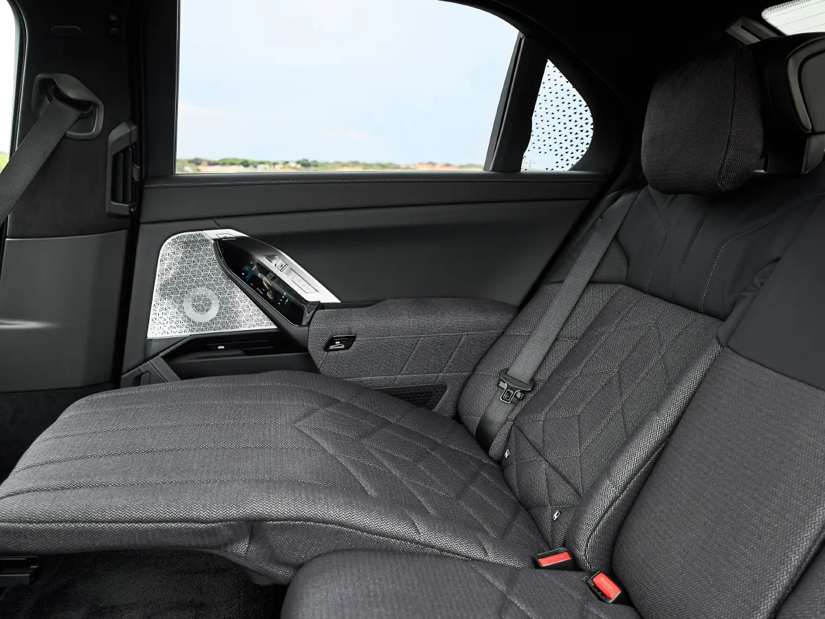 BMW i7,autocango,china used car exporter,china ev exporter,chinese used car exporter,chinese used ev exporter