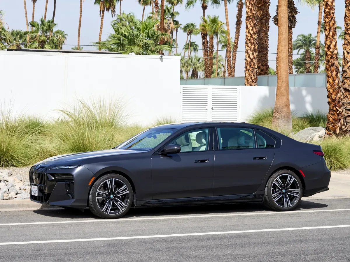 BMW i7,autocango,china used car exporter,china ev exporter,chinese used car exporter,chinese used ev exporter