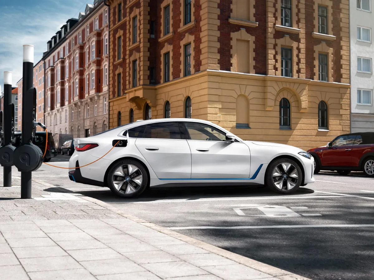 BMW i4,autocango,china used car exporter,china ev exporter,chinese used car exporter,chinese used ev exporter