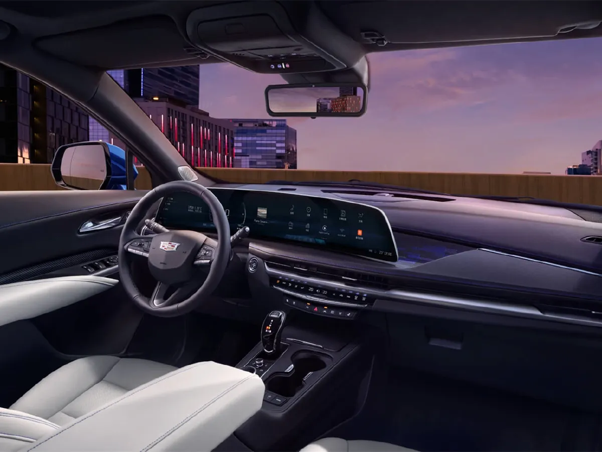 2024 Cadillac XT4 2.0T 237HP L4 9AT,autocango,china used car exporter,china ev exporter,chinese used car exporter,chinese used ev exporter