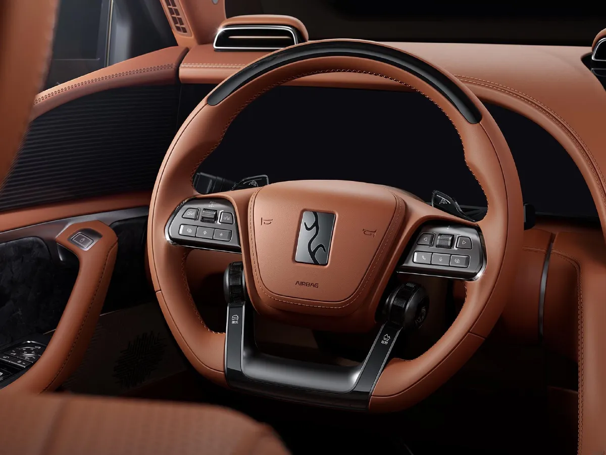 YangWang U8,autocango,china used car exporter,china ev exporter,chinese used car exporter,chinese used ev exporter