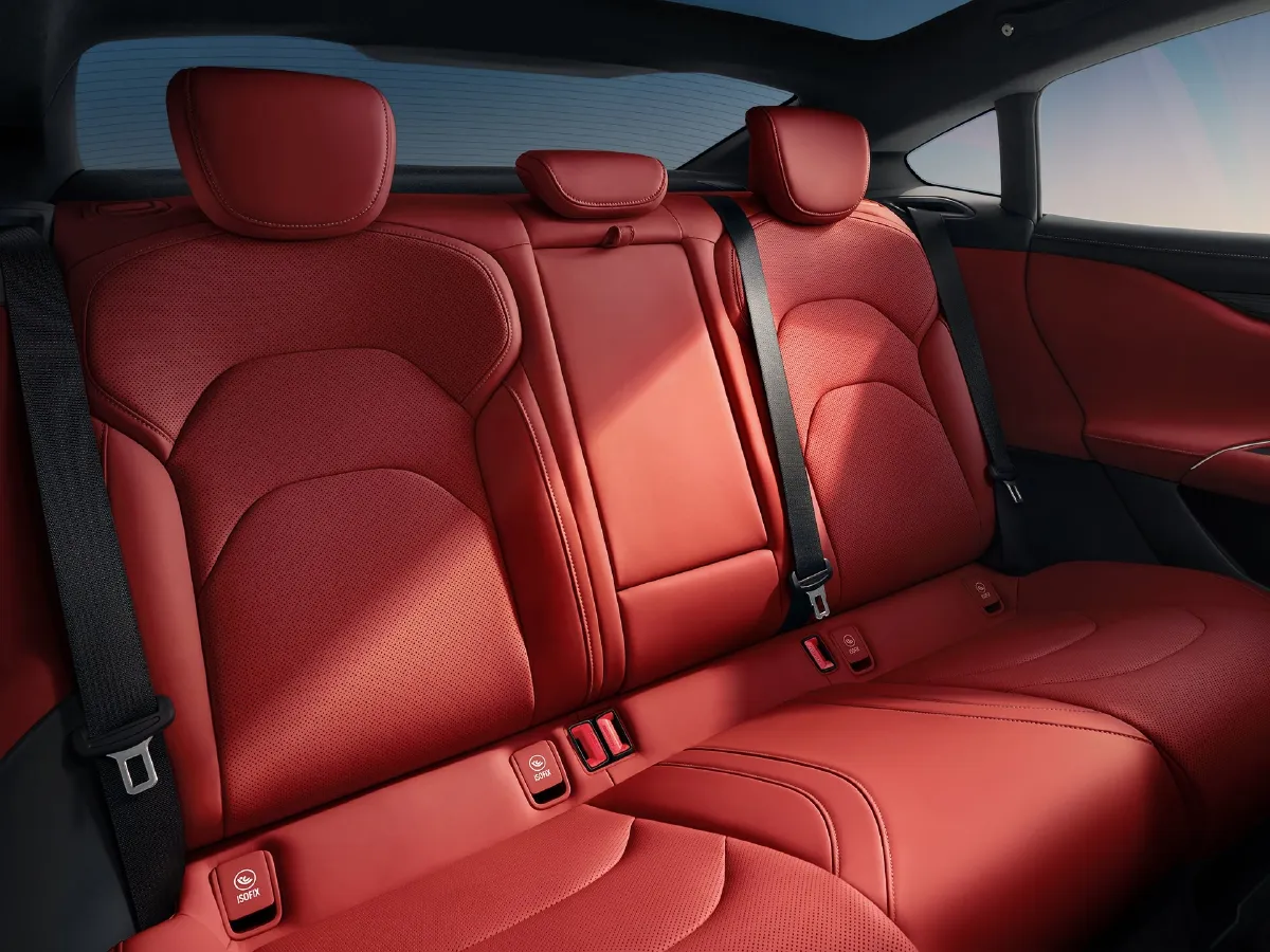 MI SU7,autocango,china used car exporter,china ev exporter,chinese used car exporter,chinese used ev exporter