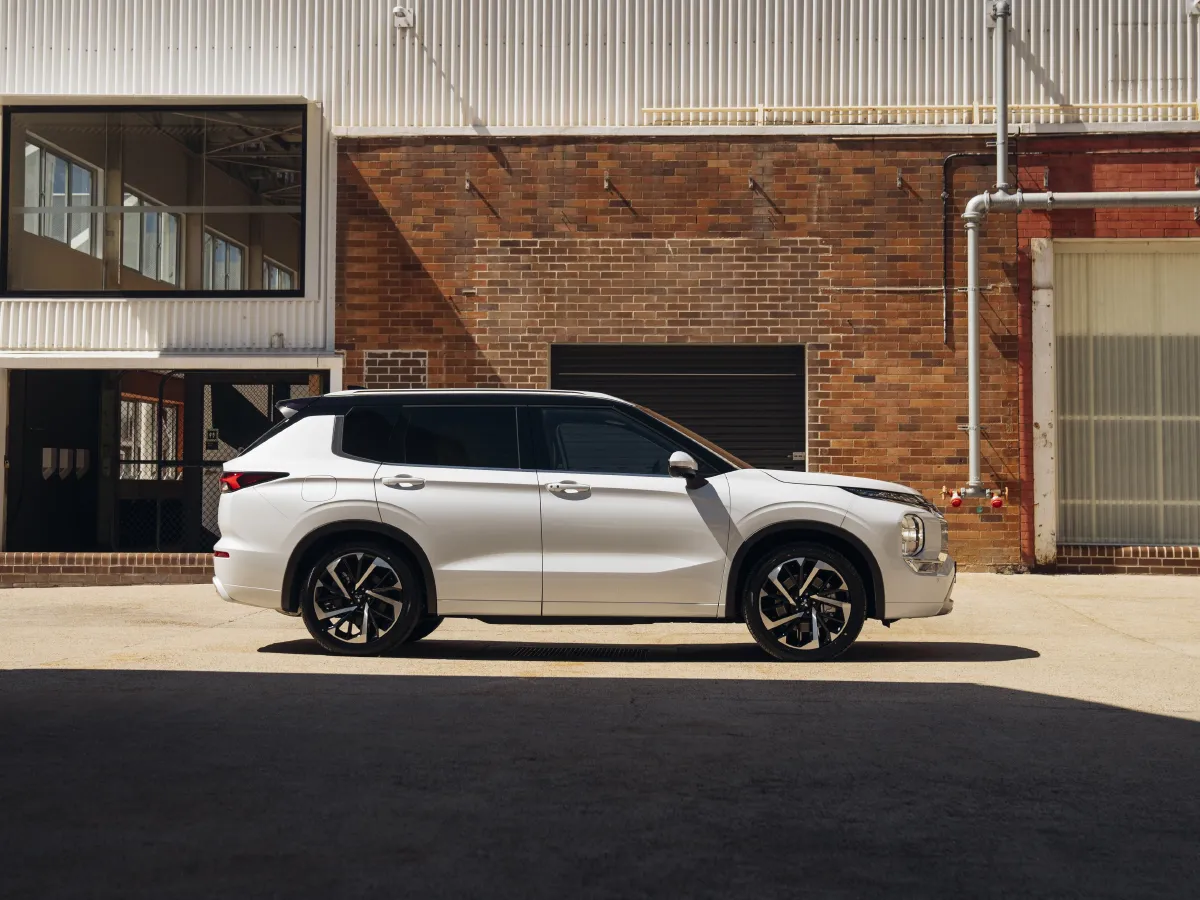 Mitsubishi Outlander,autocango,china used car exporter,china ev exporter,chinese used car exporter,chinese used ev exporter