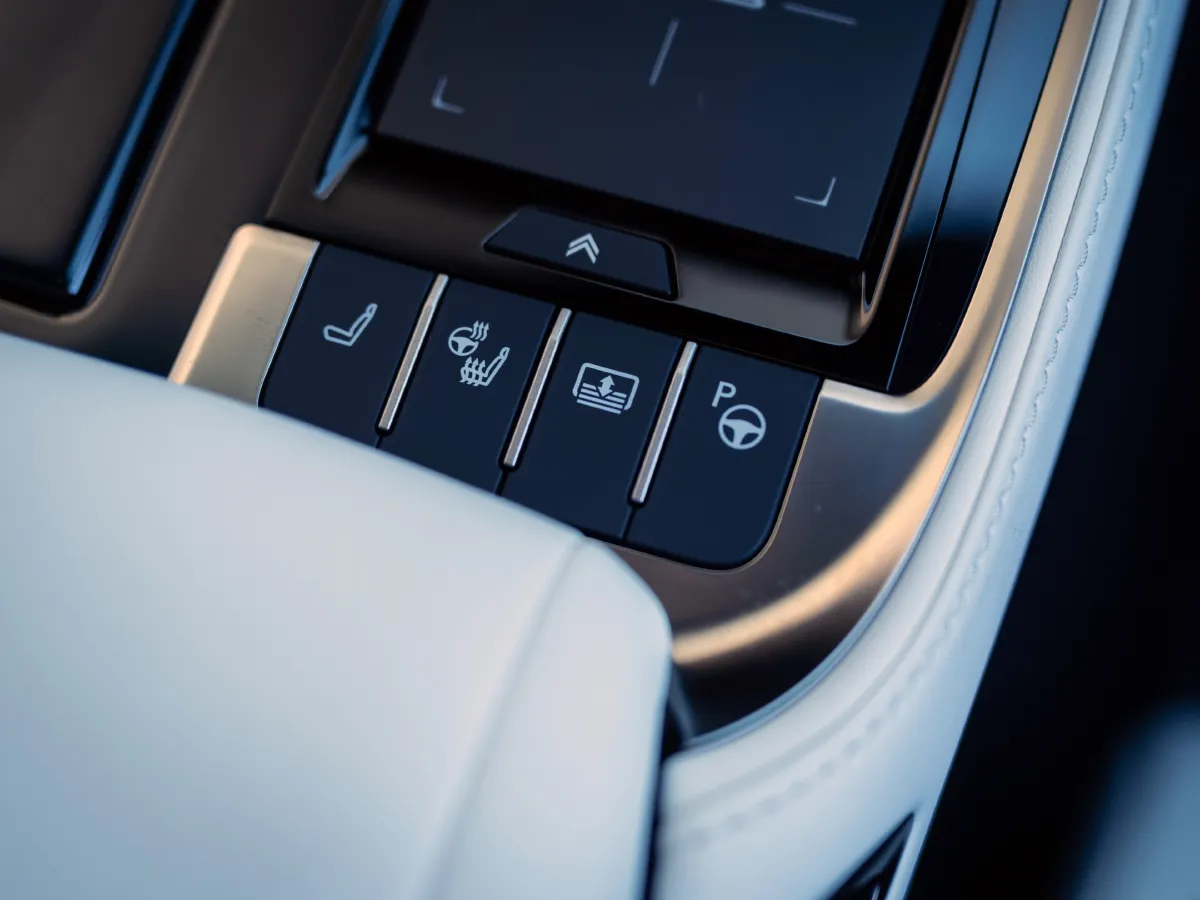 2020 Lexus LS 3.5L 299HP V6 E-CVT Hybrid,autocango,china used car exporter,china ev exporter,chinese used car exporter,chinese used ev exporter