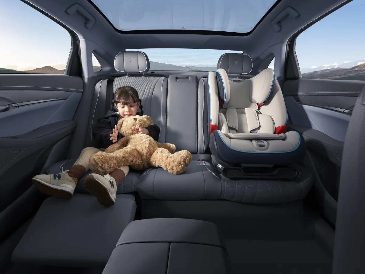 Voyah ZhuiGuang,autocango,china used car exporter,china ev exporter,chinese used car exporter,chinese used ev exporter