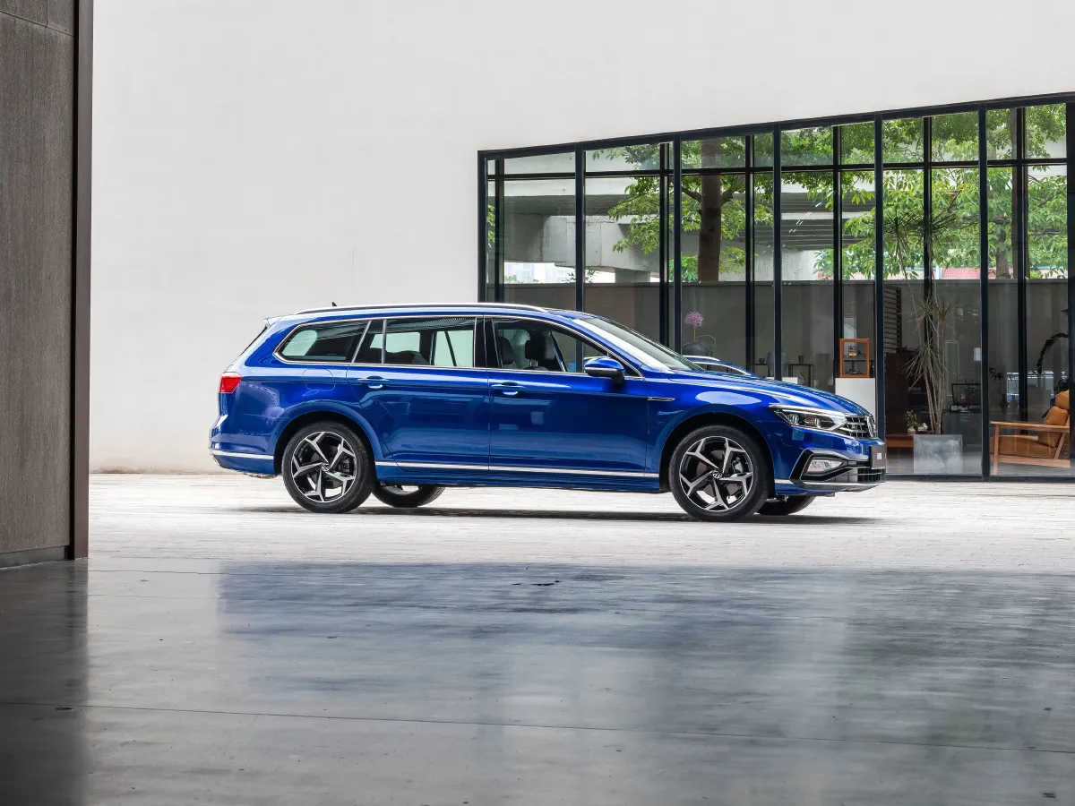 Volkswagen Alltrack,autocango,china used car exporter,china ev exporter,chinese used car exporter,chinese used ev exporter