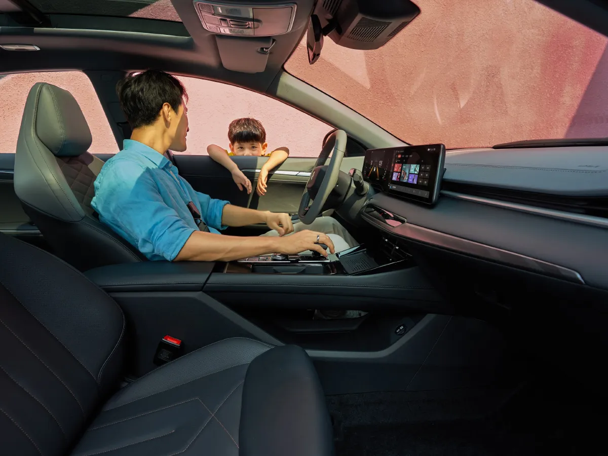 2023 ChangAn Raeton Plus 1.5T 188HP L4 7DCT,autocango,china used car exporter,china ev exporter,chinese used car exporter,chinese used ev exporter