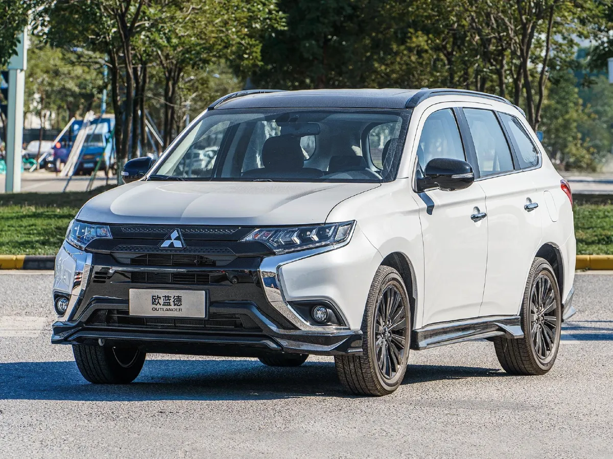 Mitsubishi Outlander,autocango,china used car exporter,china ev exporter,chinese used car exporter,chinese used ev exporter