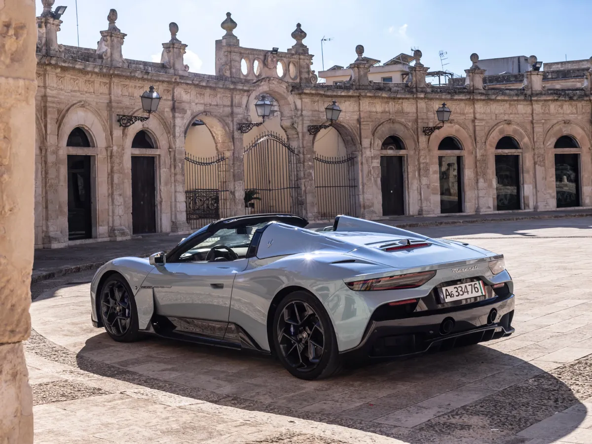 Maserati MC20,autocango,china used car exporter,china ev exporter,chinese used car exporter,chinese used ev exporter