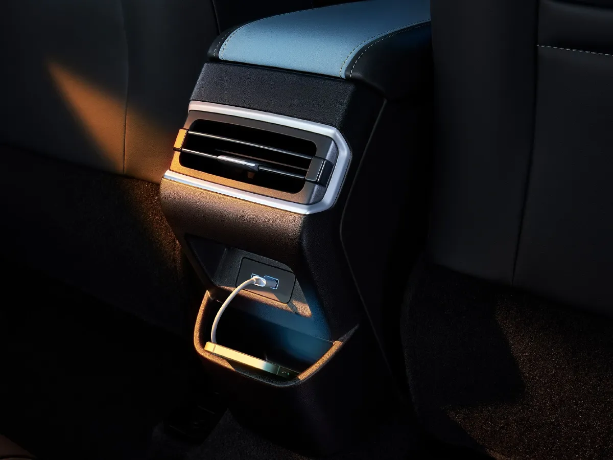 Geely Emgrand L,autocango,china used car exporter,china ev exporter,chinese used car exporter,chinese used ev exporter