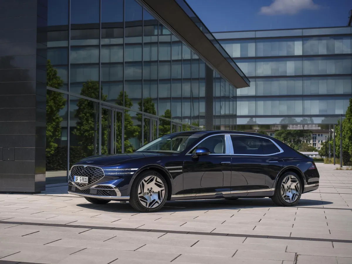 Genesis G90,autocango,china used car exporter,china ev exporter,chinese used car exporter,chinese used ev exporter